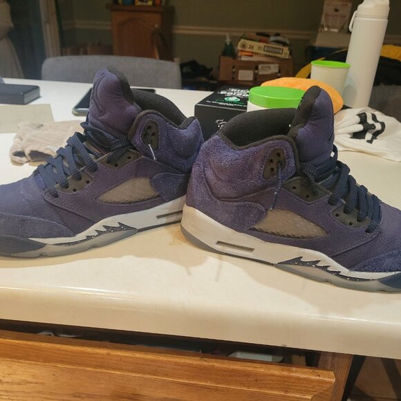 Jordan Georgetown Basketball shoes - Picture 2 of 2